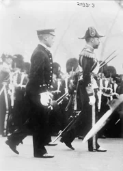 El rey Jorge V con el duque de Cornualles en la procesión fúnebre del rey Eduardo VII, 1910
